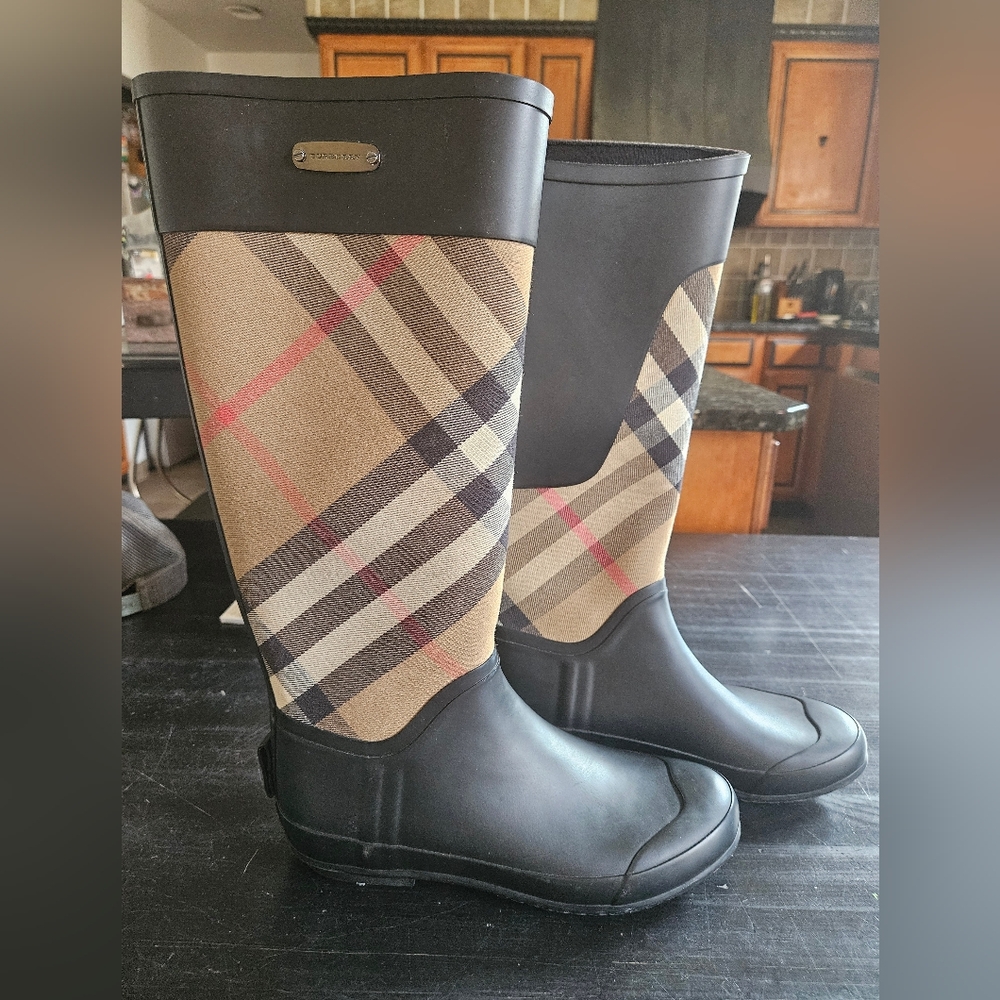 Burberry Clemence Tall Rubber boot Size 38